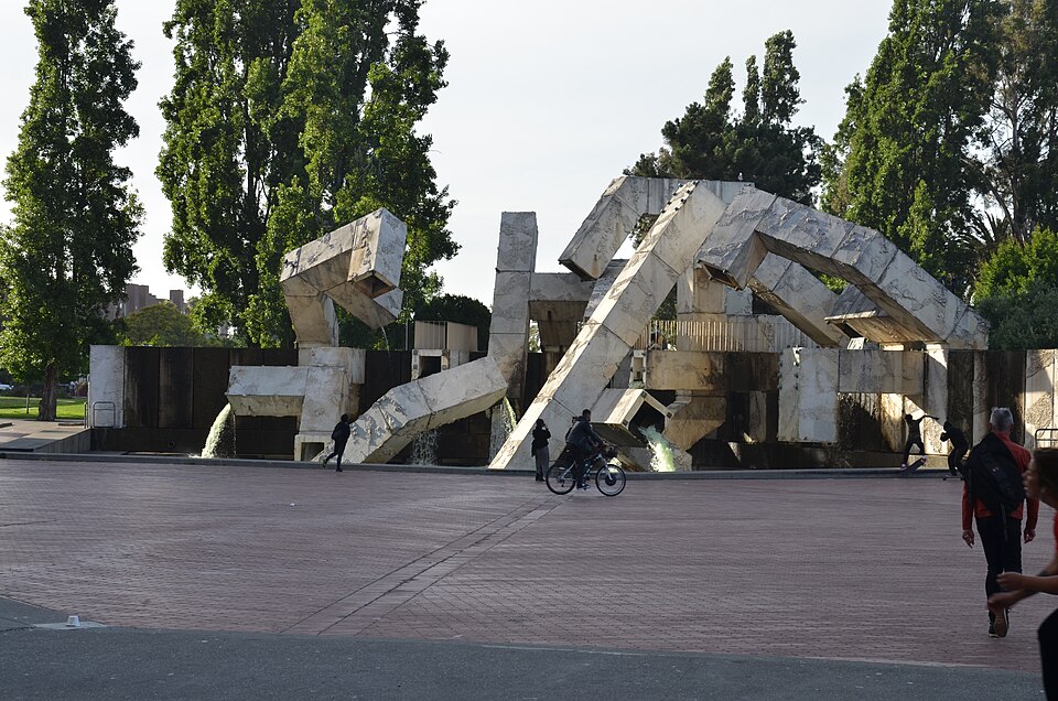 Vaillancourt Fountain